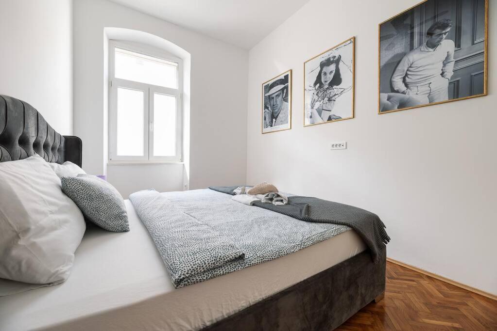 4-bedroom 1 Min From Bacvice Apartmán *