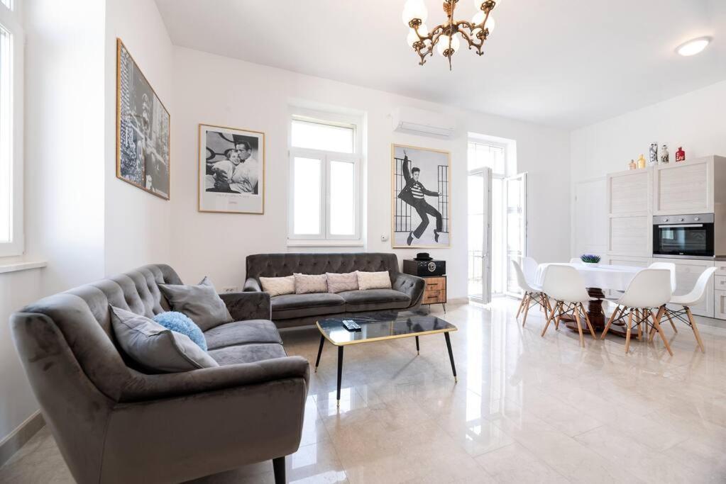 Apartmán 4-bedroom 1 Min From Bacvice *