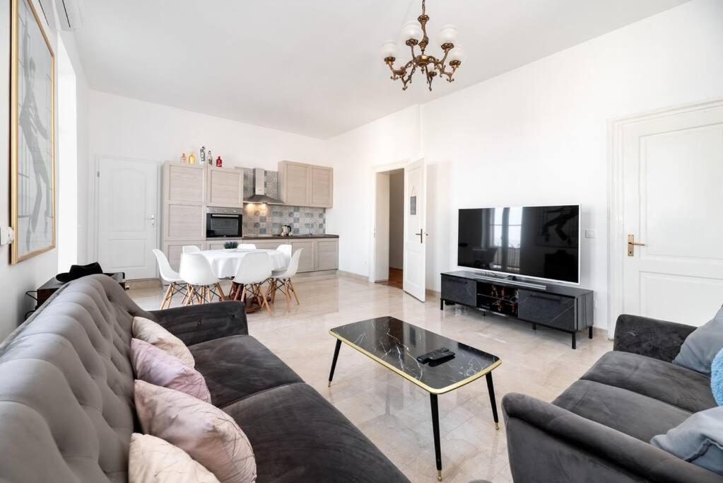 4-bedroom 1 Min From Bacvice Apartmán